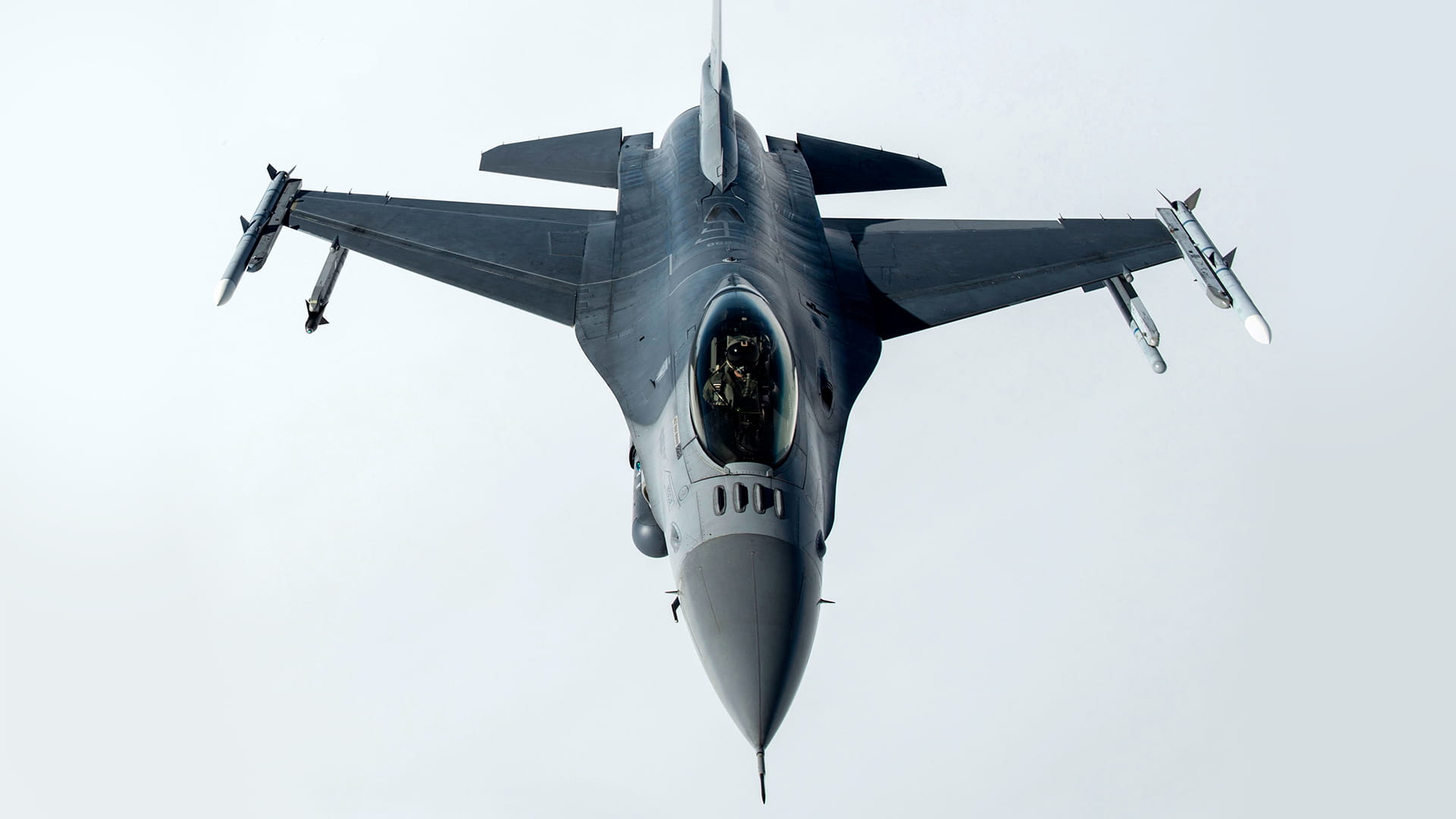 Fighter jet heading towards