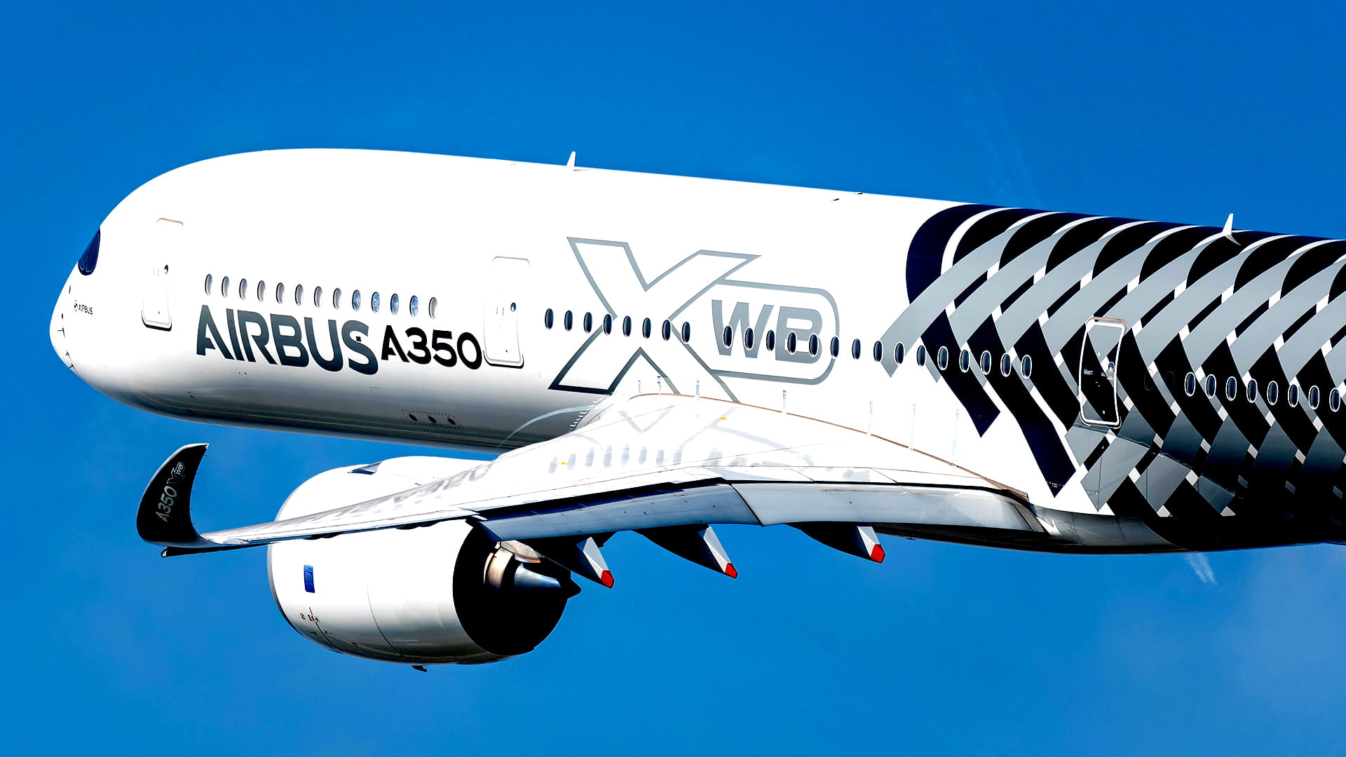 Airbus A350-XWB Alamy plane in flight