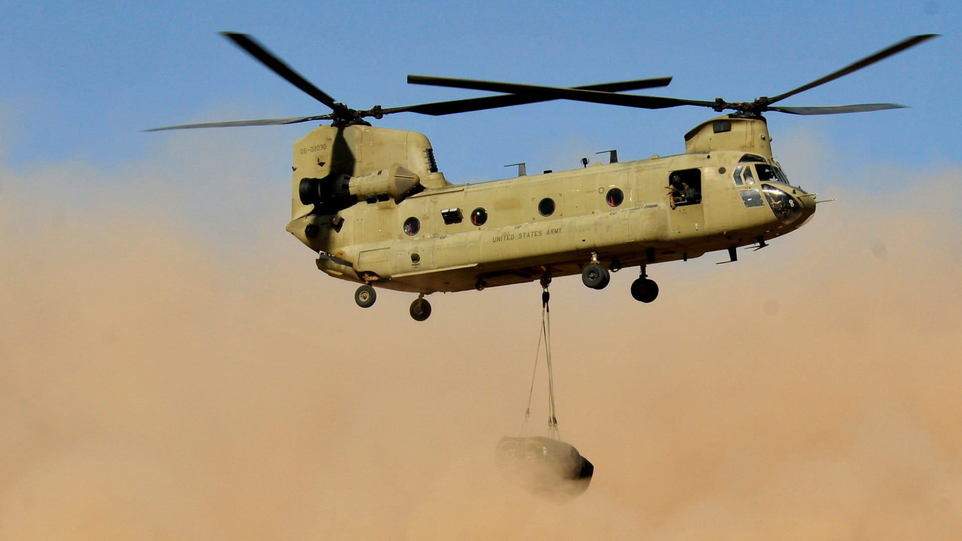 Chinook CH47 helicopter