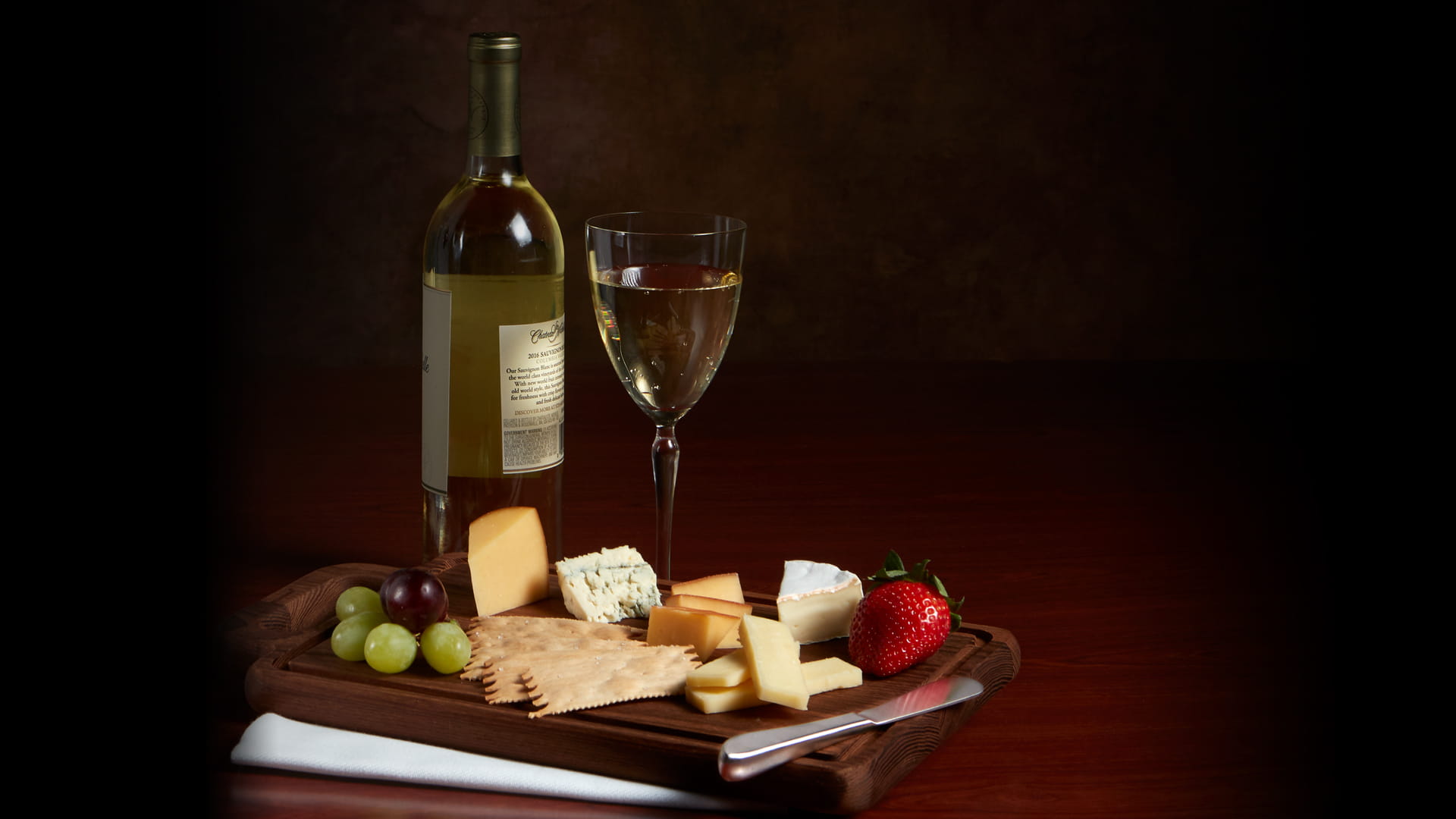 fine dining, wine and cheese display
