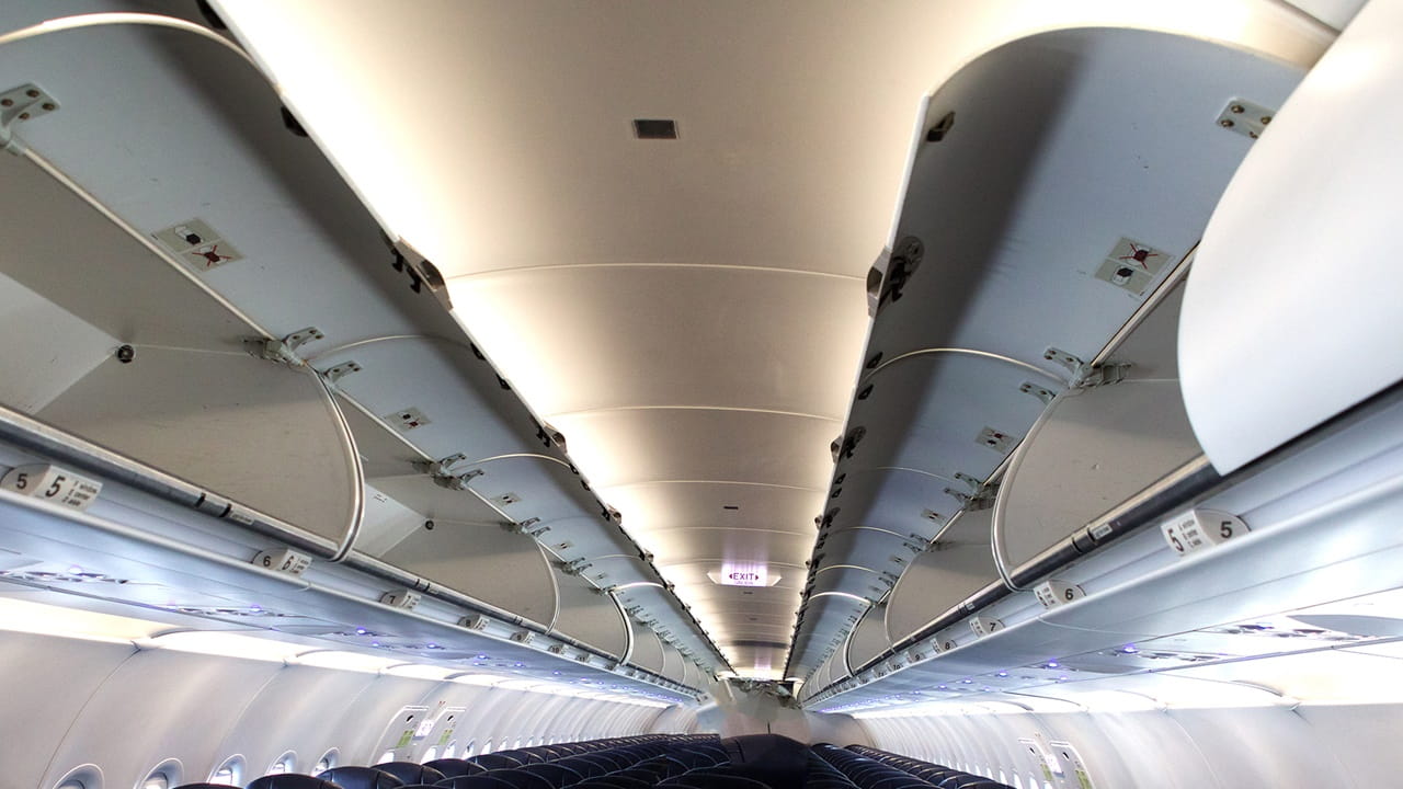 airplane cabin lighting