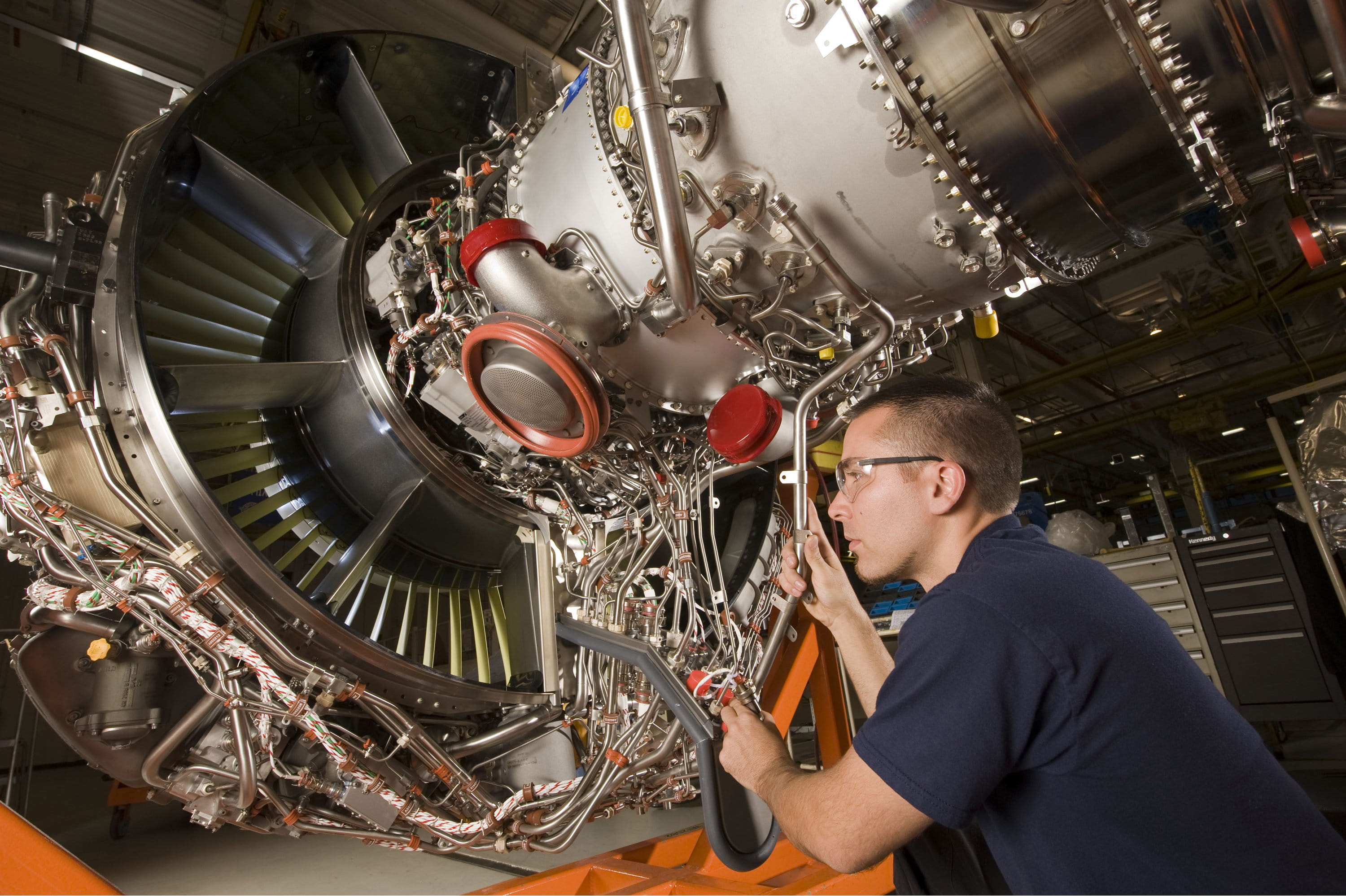 V2500 Engine | Pratt & Whitney