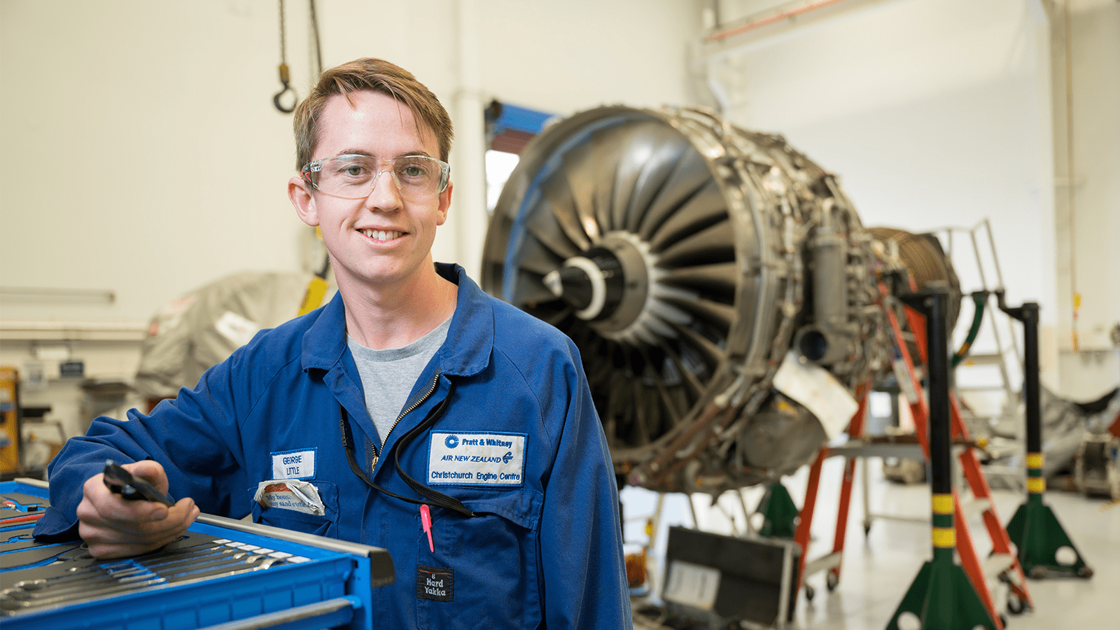 10Products-11Commercial-V2500-Maintenance-Content-card-1600x900