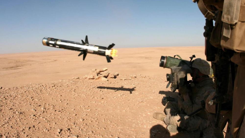 Fired from the shoulder, Javelin automatically guides itself to the target, allowing the operator to take cover. (Photo: U.S. Marine Corps)