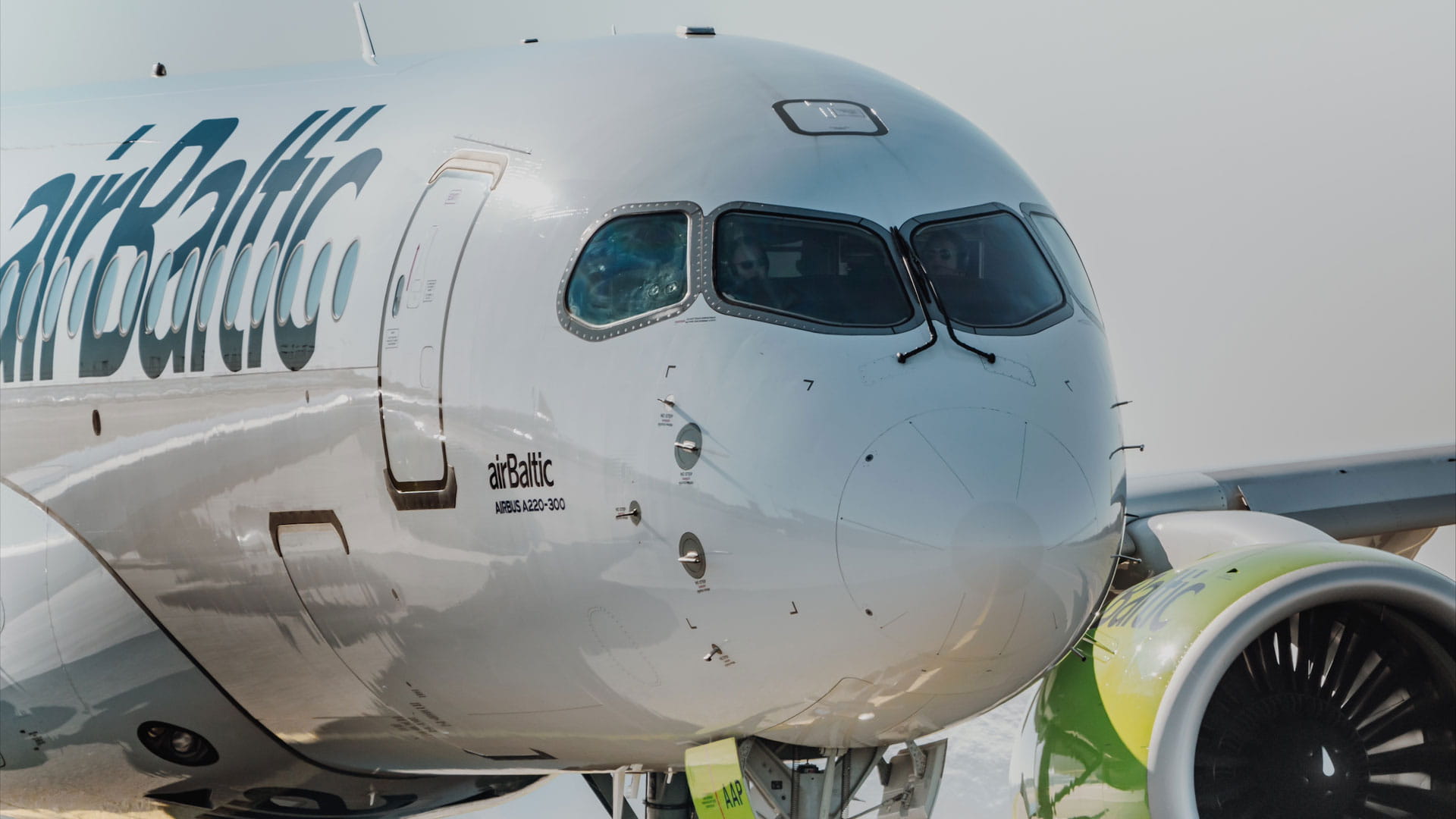 airBaltic Airbus A220