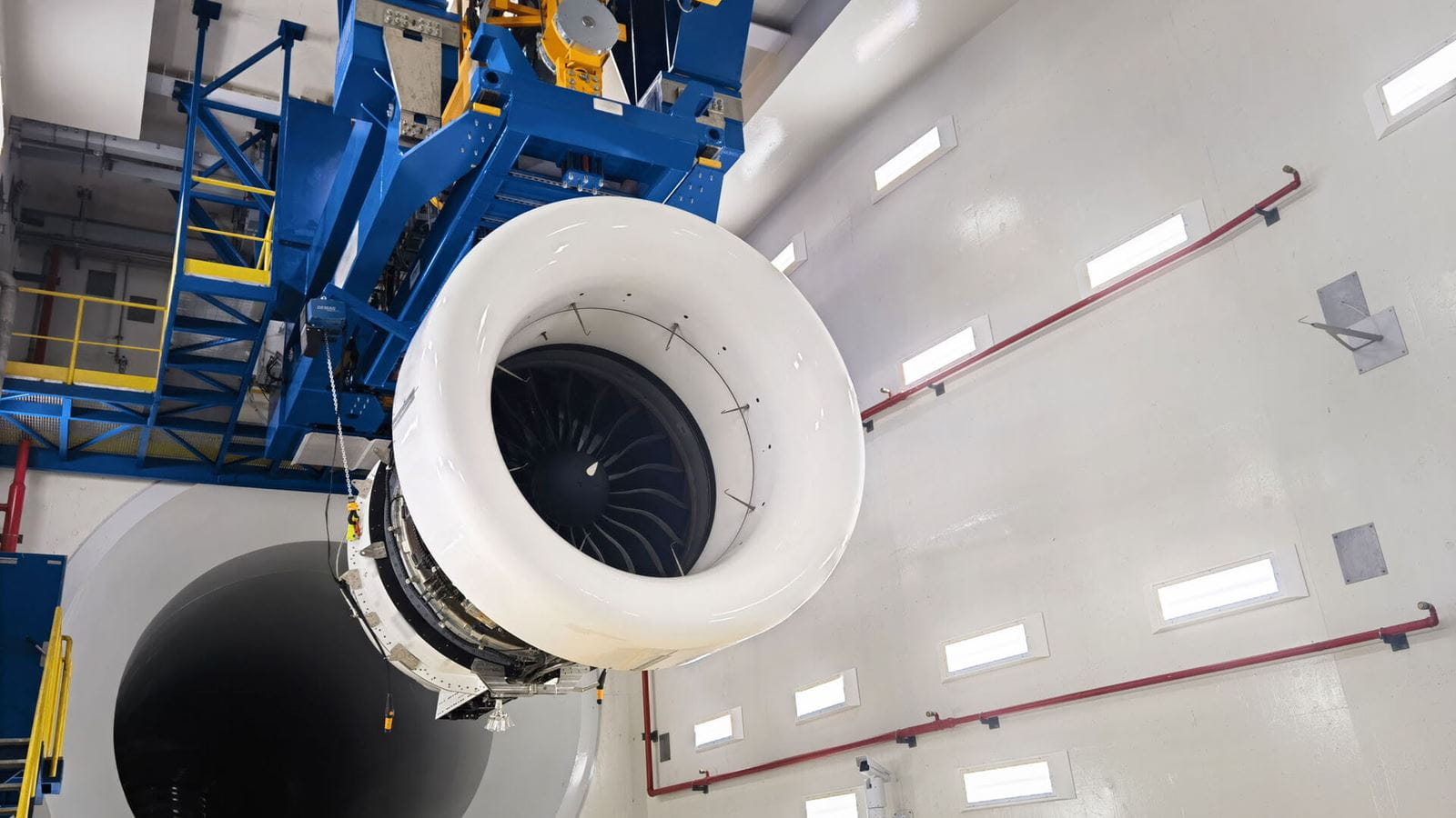 A GTF engine in a test cell