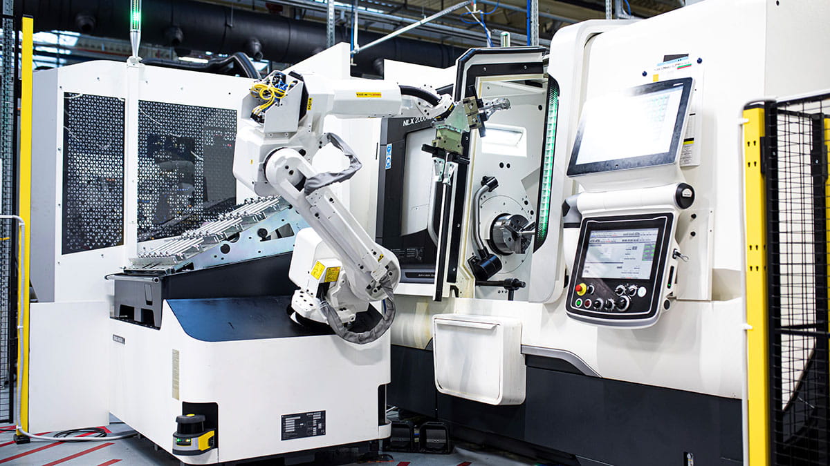 A machine at the Collins Aerospace facility in Wrocław demonstrates the use of automation and advanced manufacturing processes in the production of fuel control system parts.