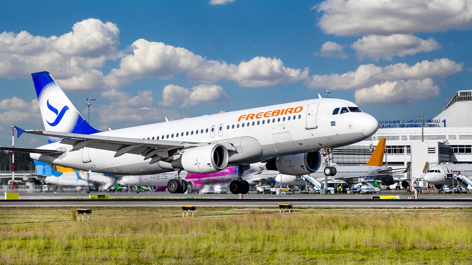 Freebird Airlines selects RTX's Collins Aerospace to implement Ascentia software to its A320 fleet