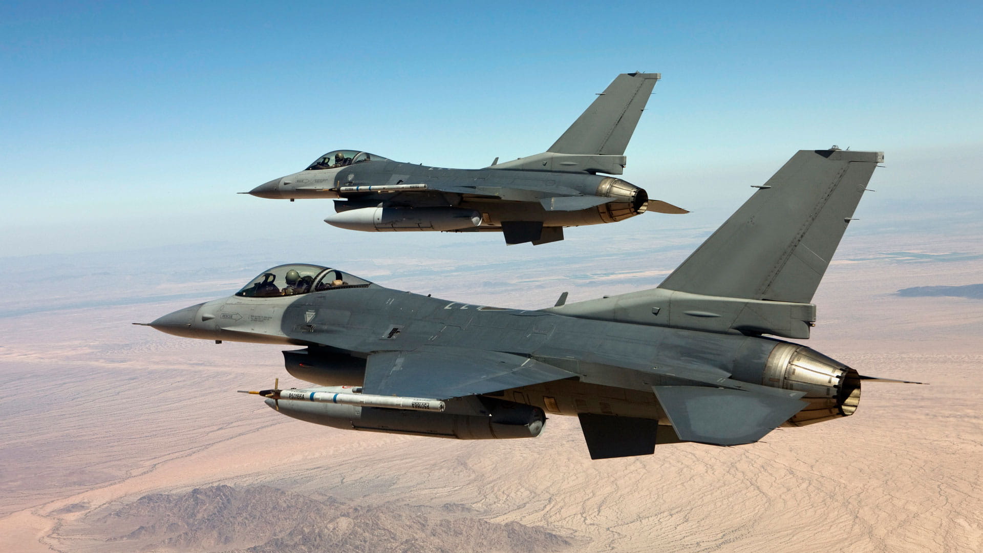 Two F16s in flight