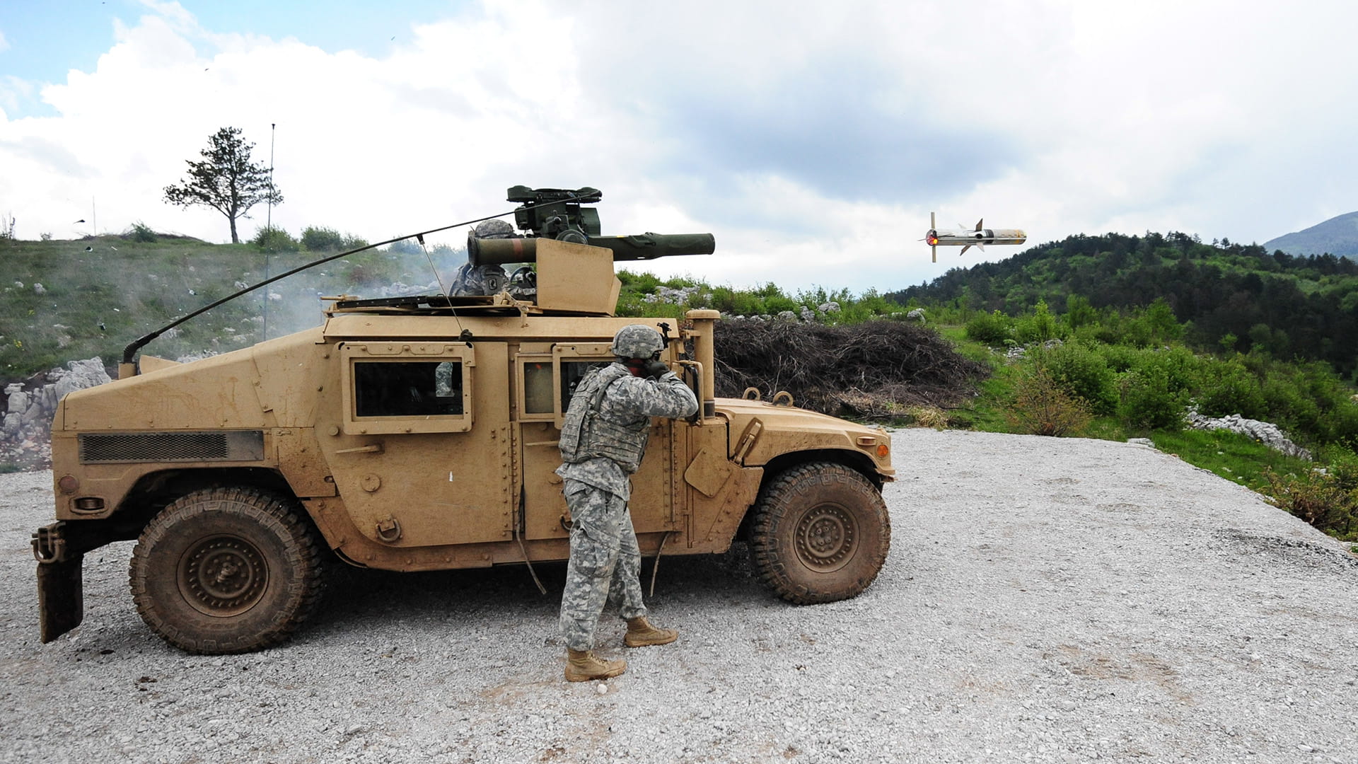 News | U.S. Army Awards RTX's Raytheon TOW Contracts For $676 Million | RTX