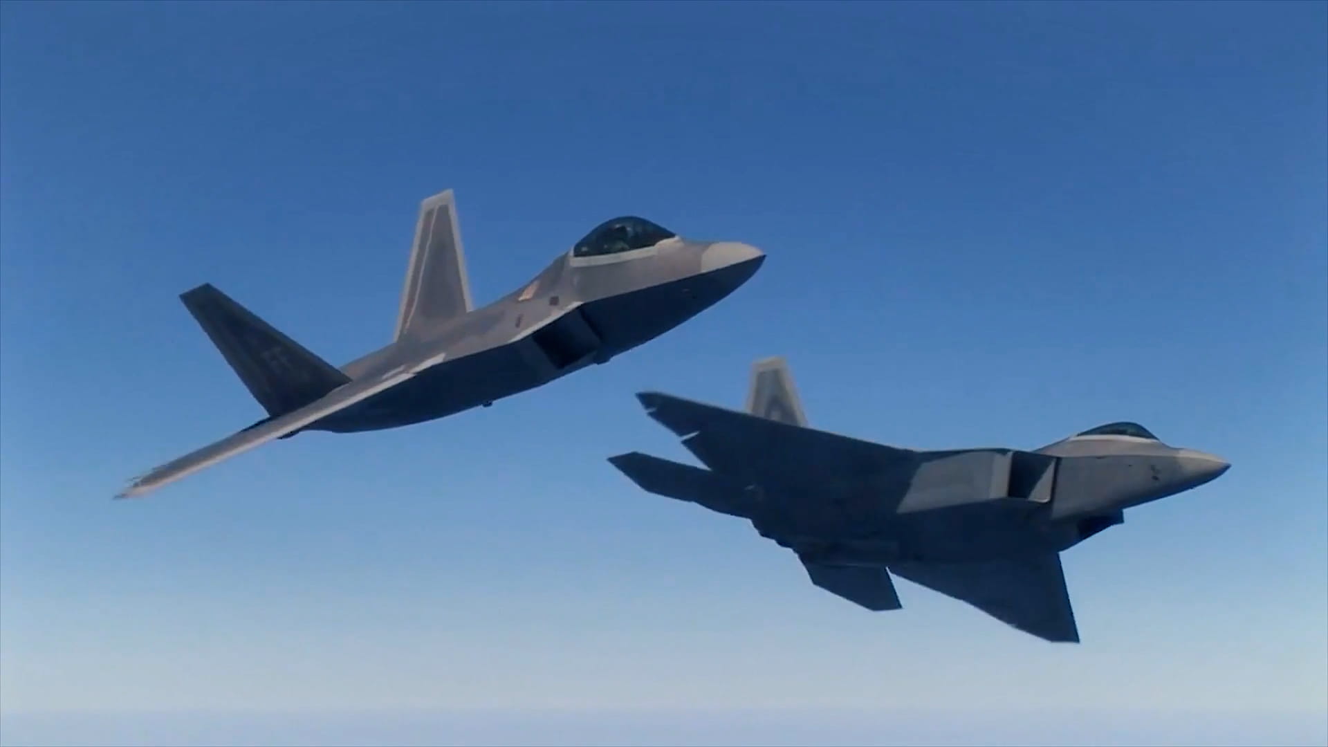 F-22 pair in flight