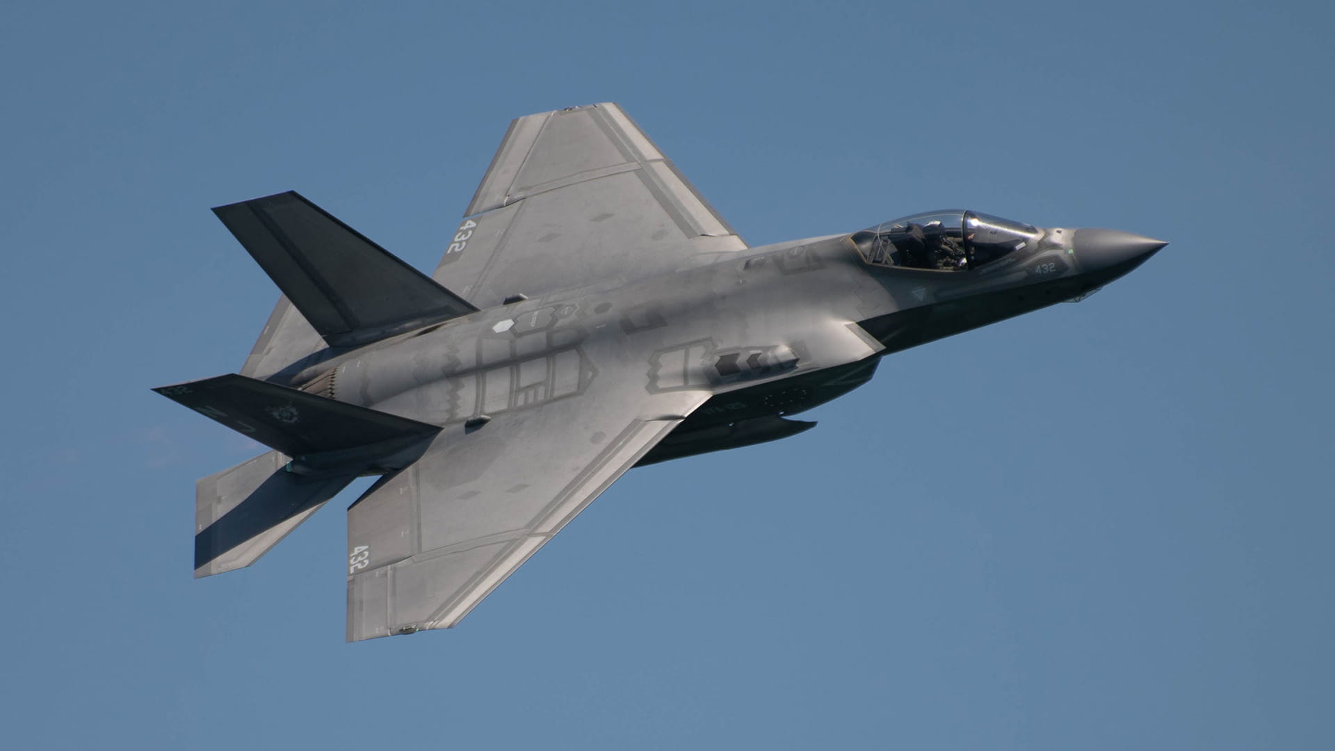 A U.S. Navy F-35C conducts an aerial performance