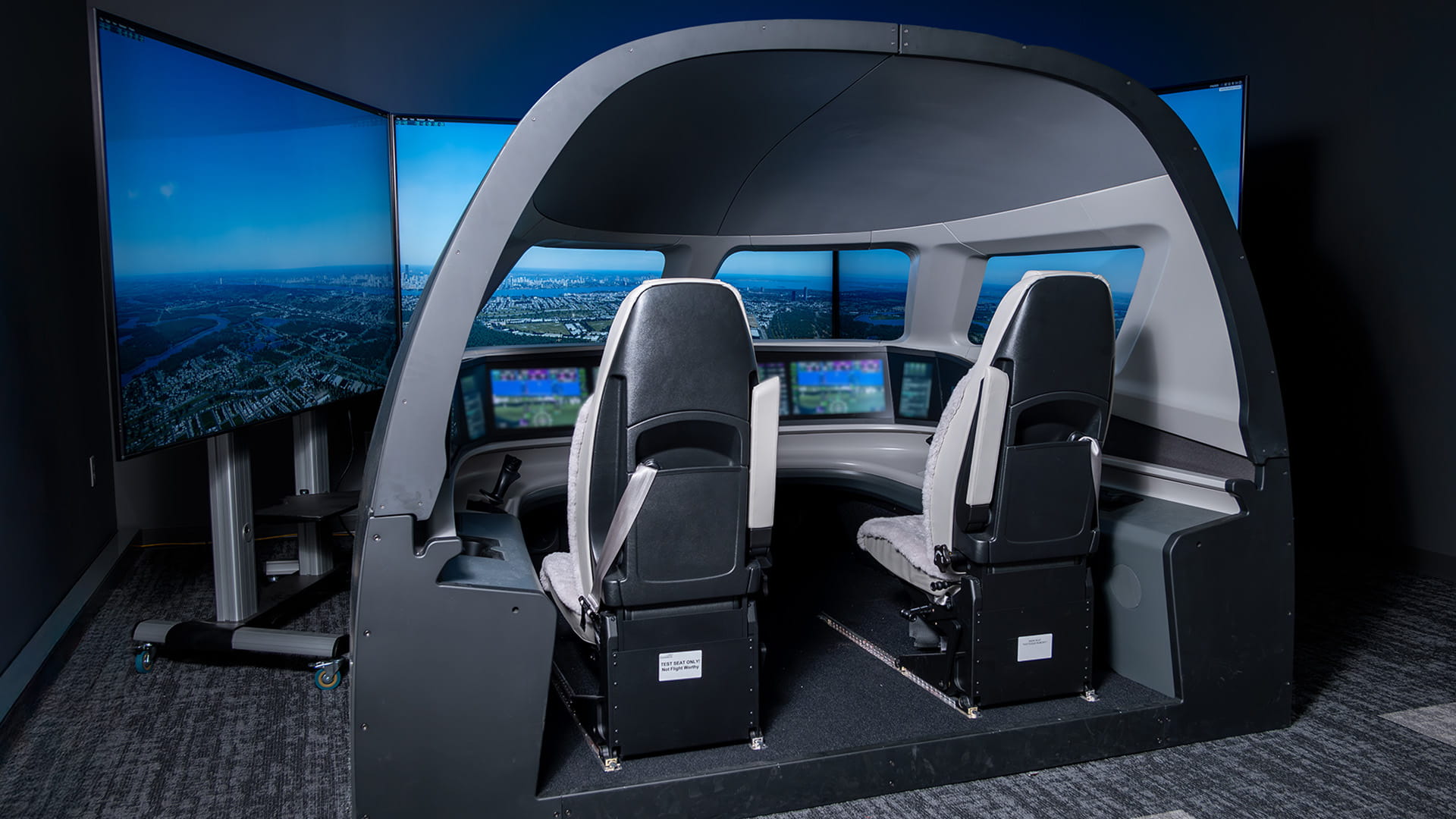 Simulated aircraft cockpit