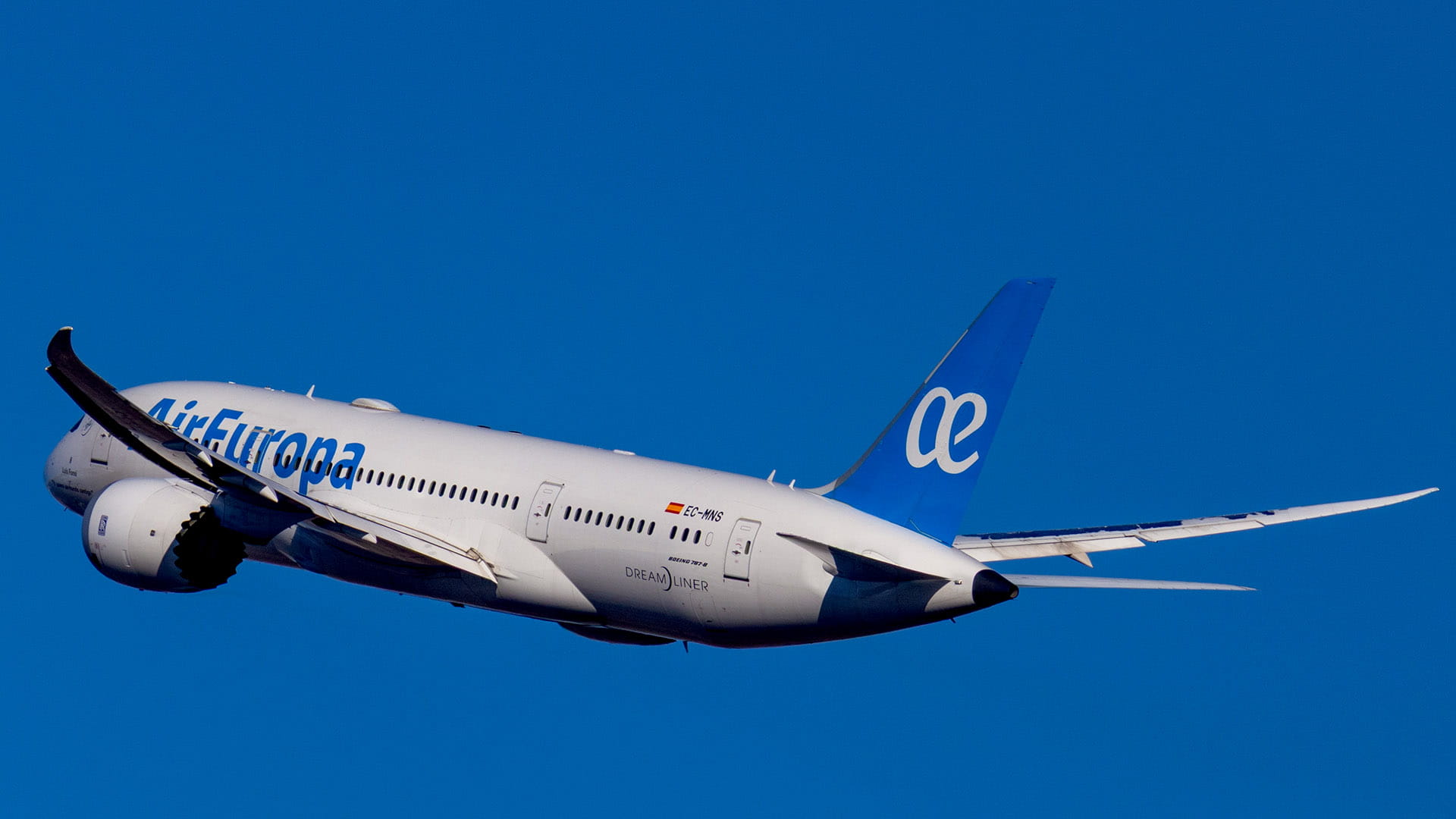 AirEuropa Boeing Dreamliner in flight
