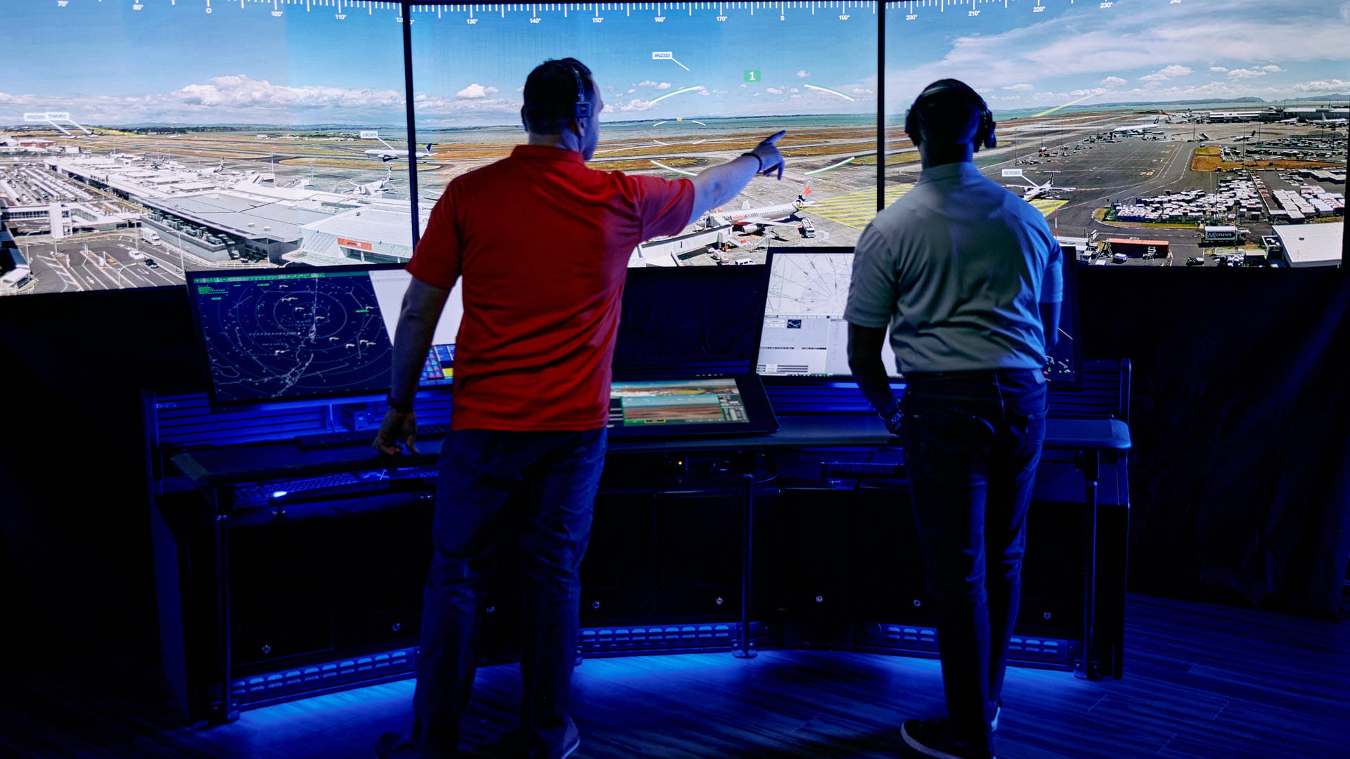Air Traffic Controllers using digital tower solution with 360 degree awareness, supporting risk mitigation and more scalable control of airspace from virtually anywhere.