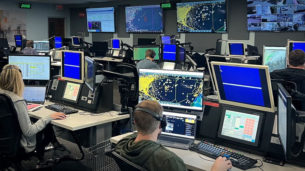 ARINC Voice Service | Collins Aerospace