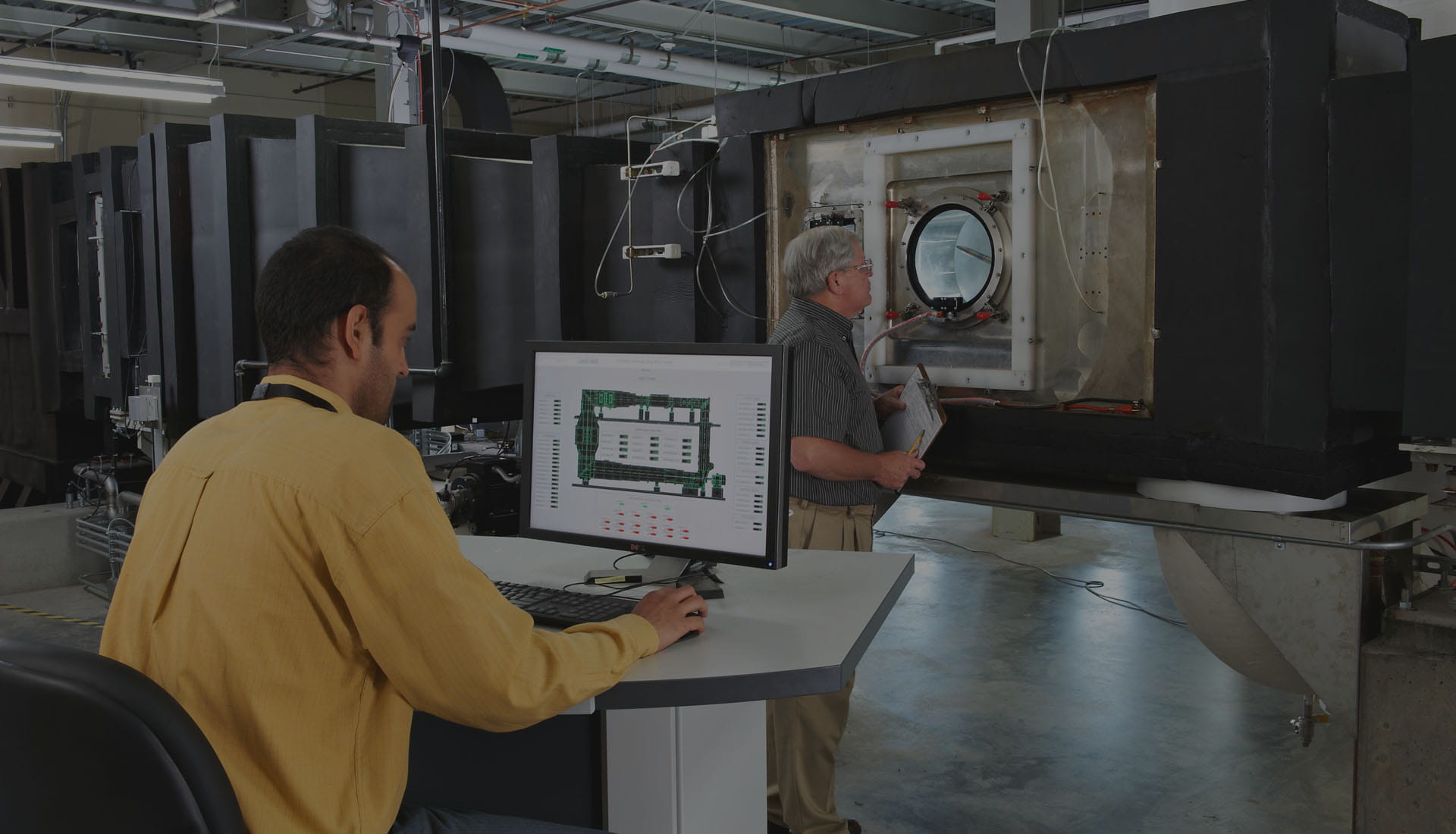 Man in wind tunnel pitotprobe