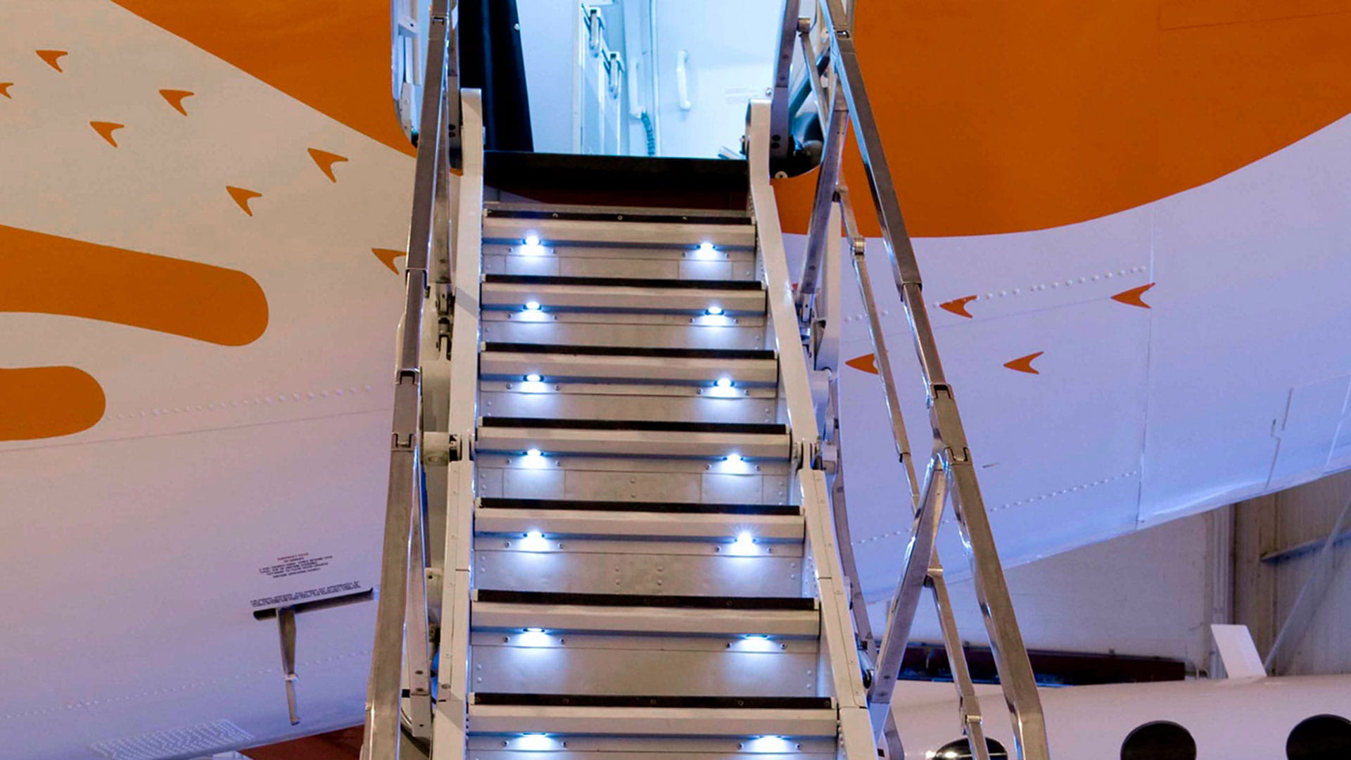 Service light on an airplane exit stairway