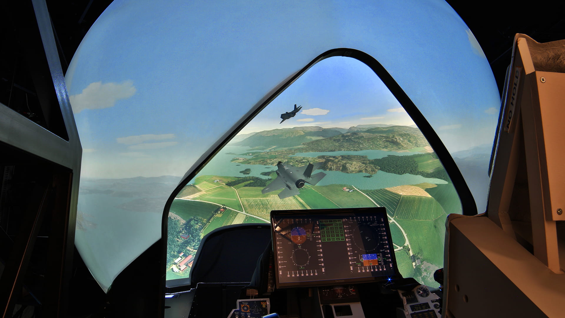 Griffin™-2 visual display system | Collins Aerospace