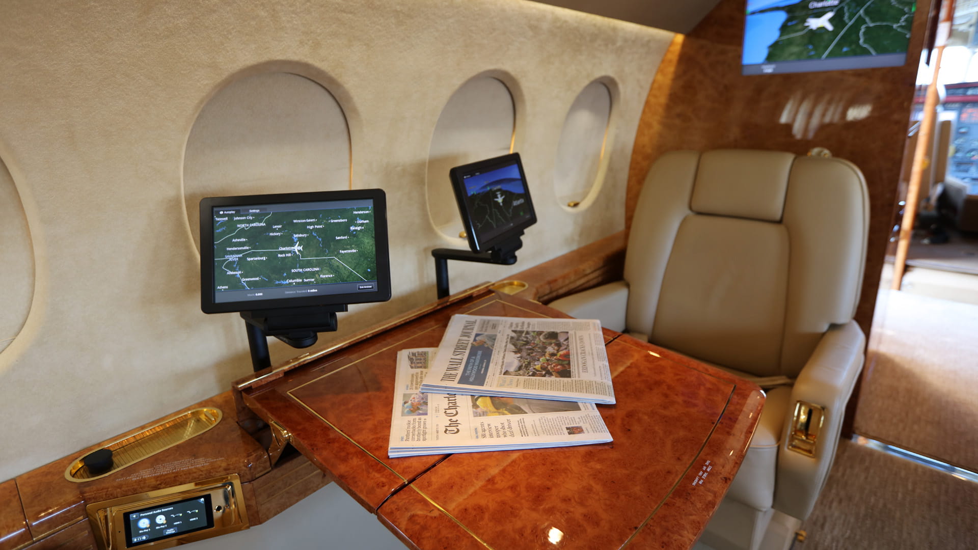 falcon2000_cabin_venue