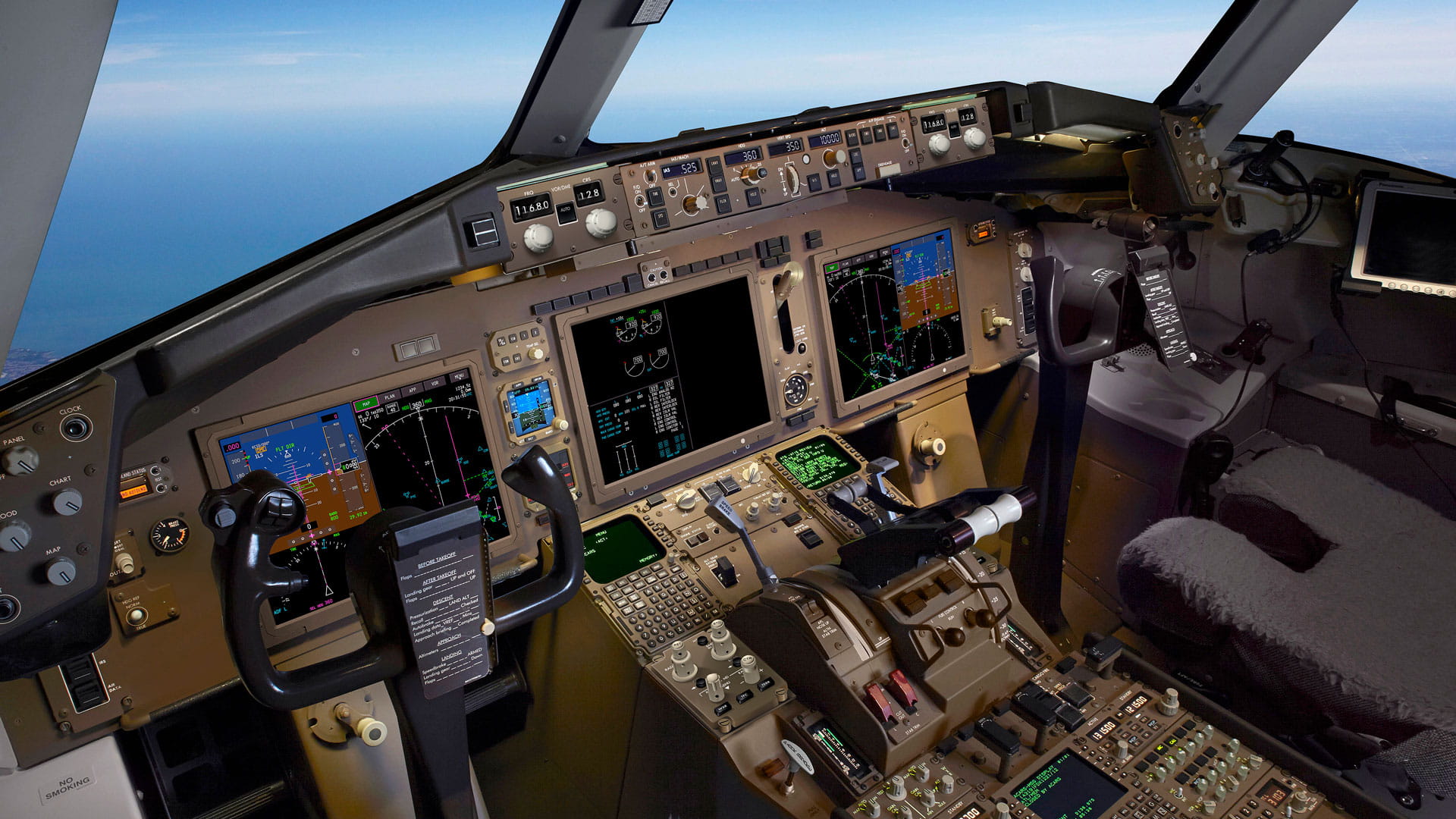 767/757 Large Format Display System Flight Deck Retrofit | Collins