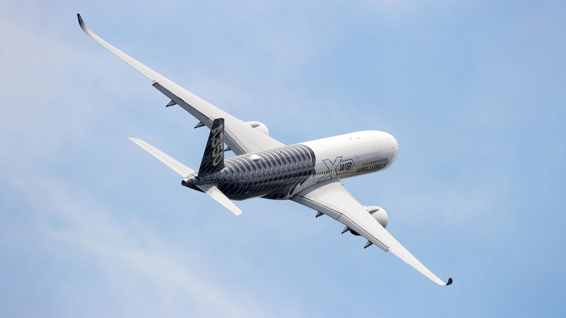Airbus A350-XWB Alamy plane in flight