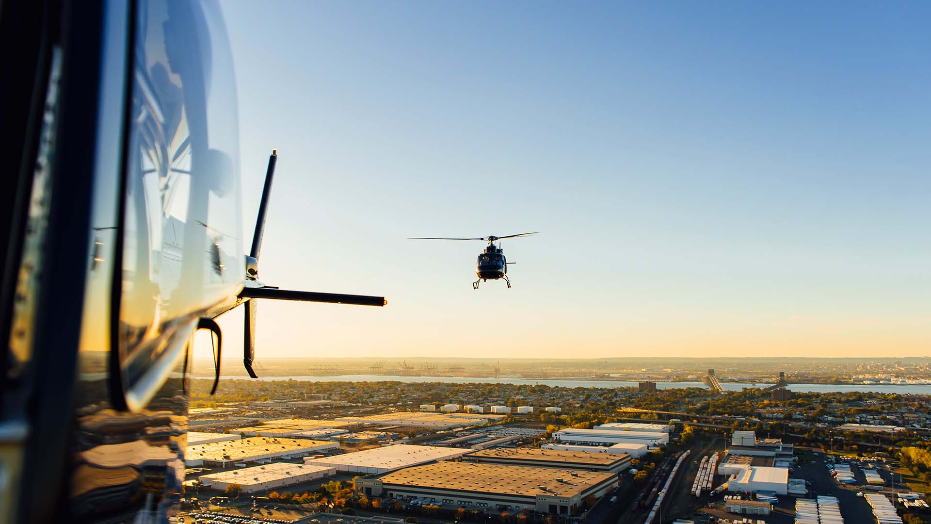 Sideview of helicopter