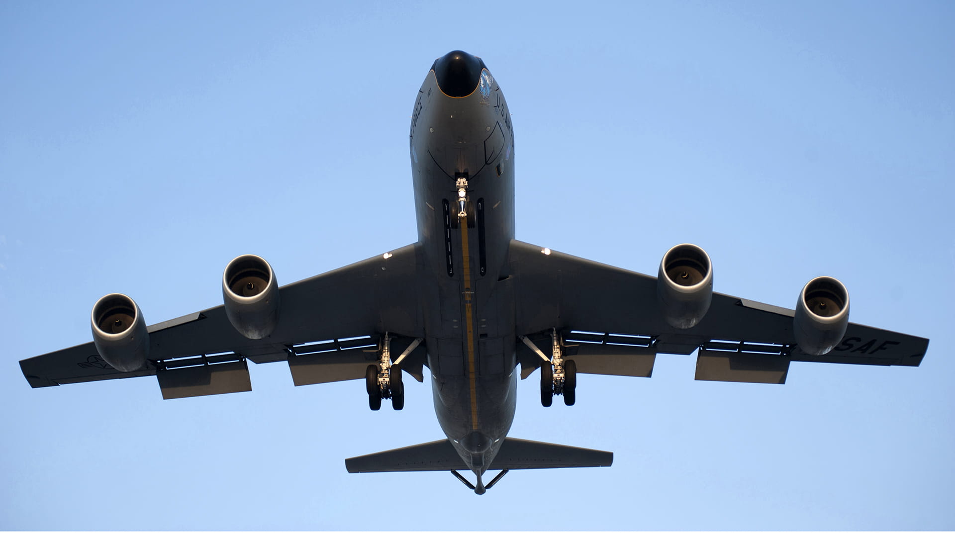 View of plane flyby