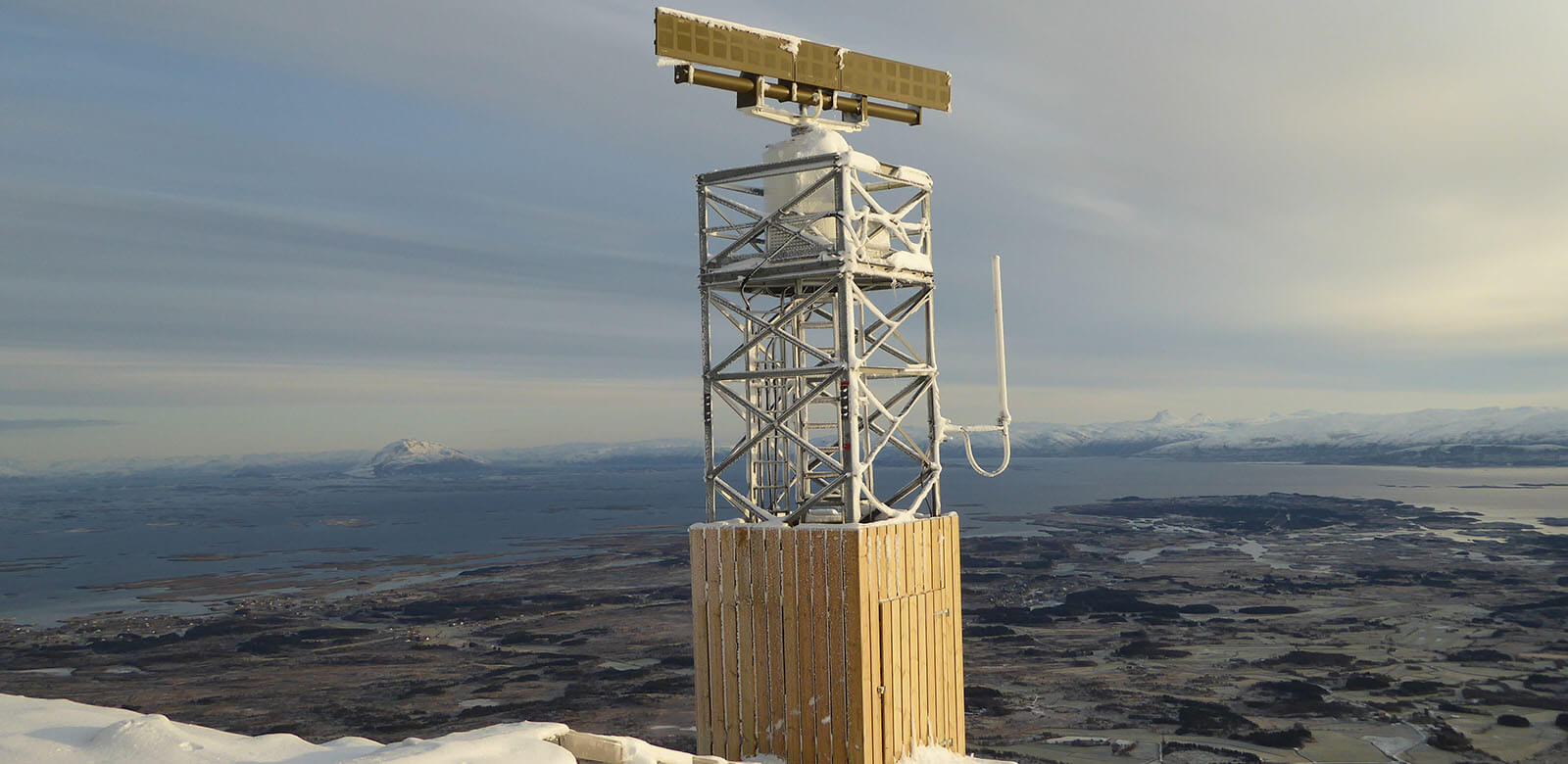 Condor Mk3 cooperative secondary surveillance radar installation supporting aircraft tracking