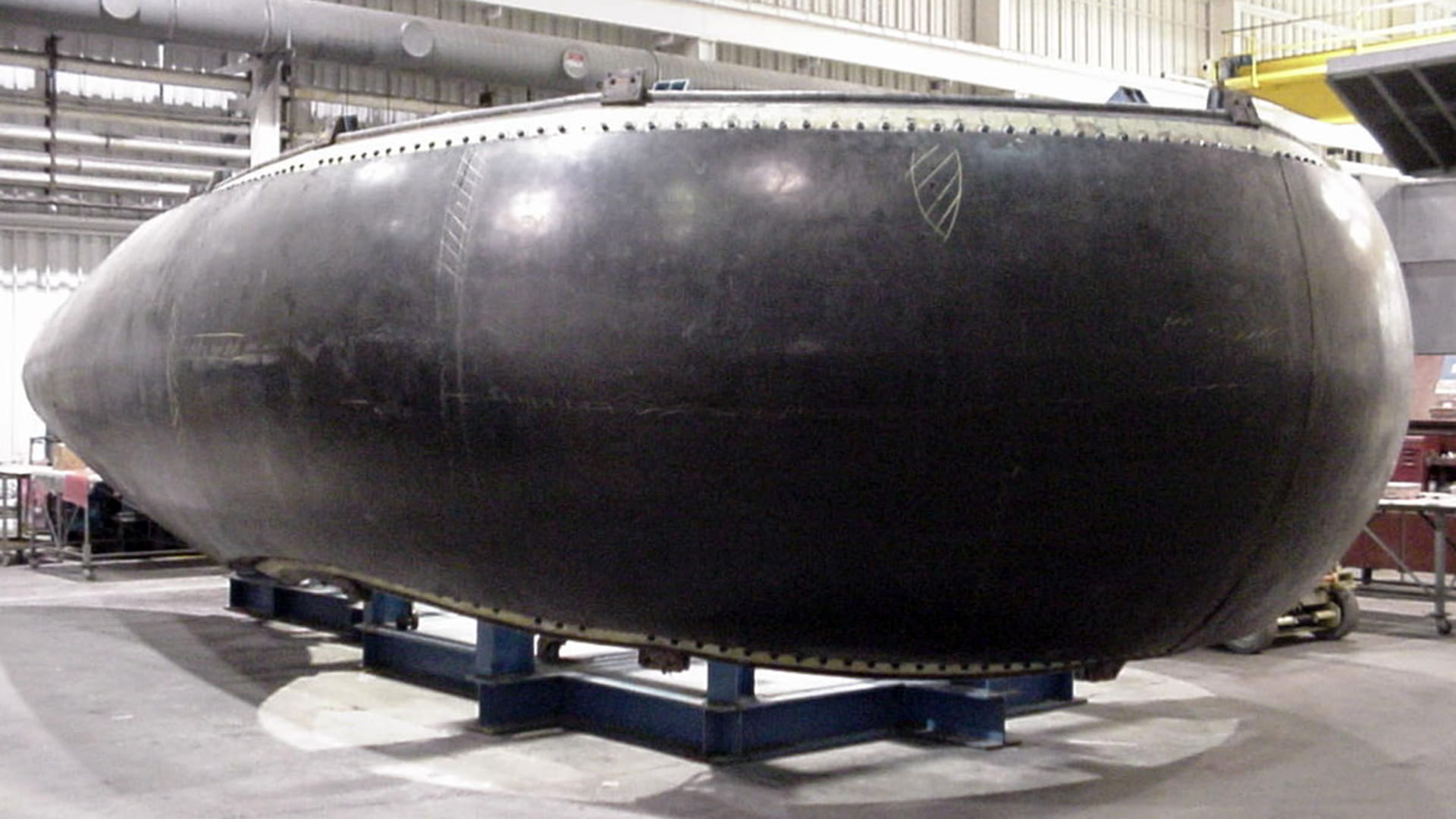 Acoustically tuned marine composite structure