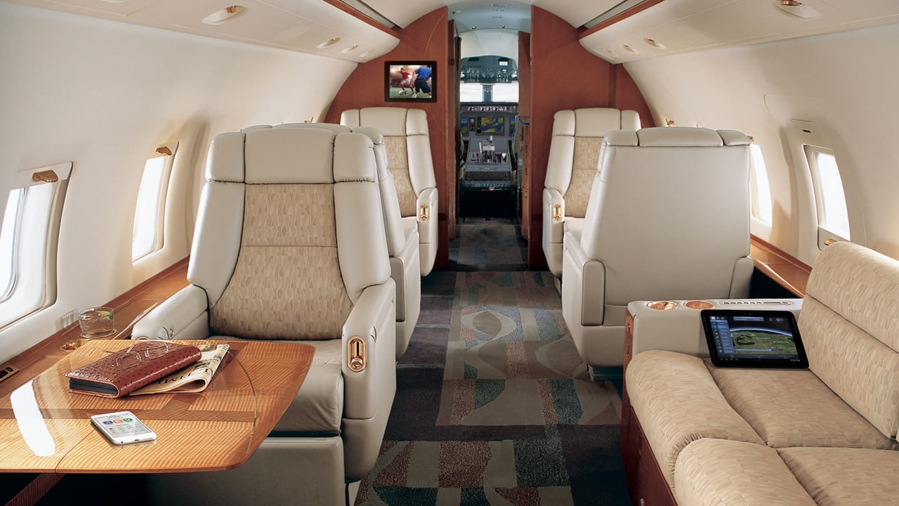 Bombardier Challenger 604 aircraft cabin