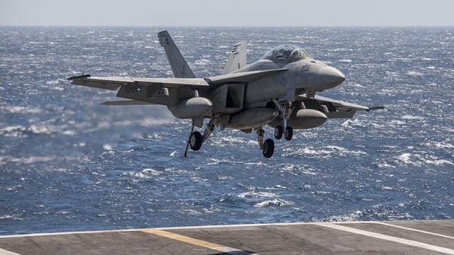 Fighter jet