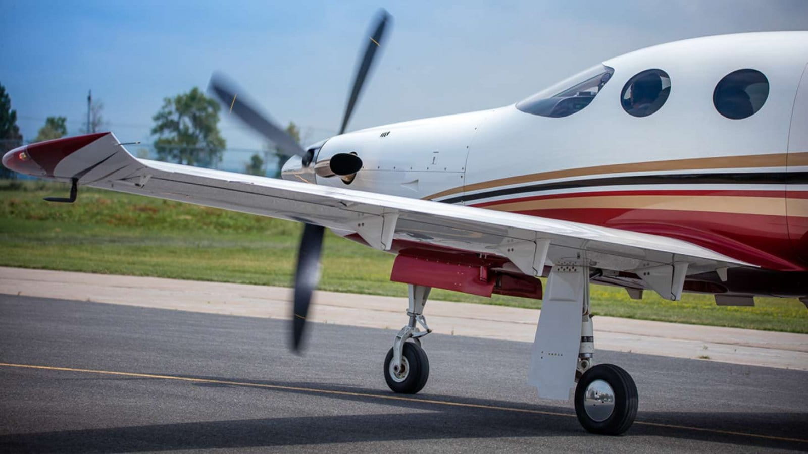 ep_winning_formular_AUTOMOTIVE-INDUSTRY-INSPIRED-epic-aircraft_2_header