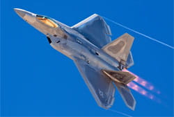 F119-engine-powering-F-22-lm-tn