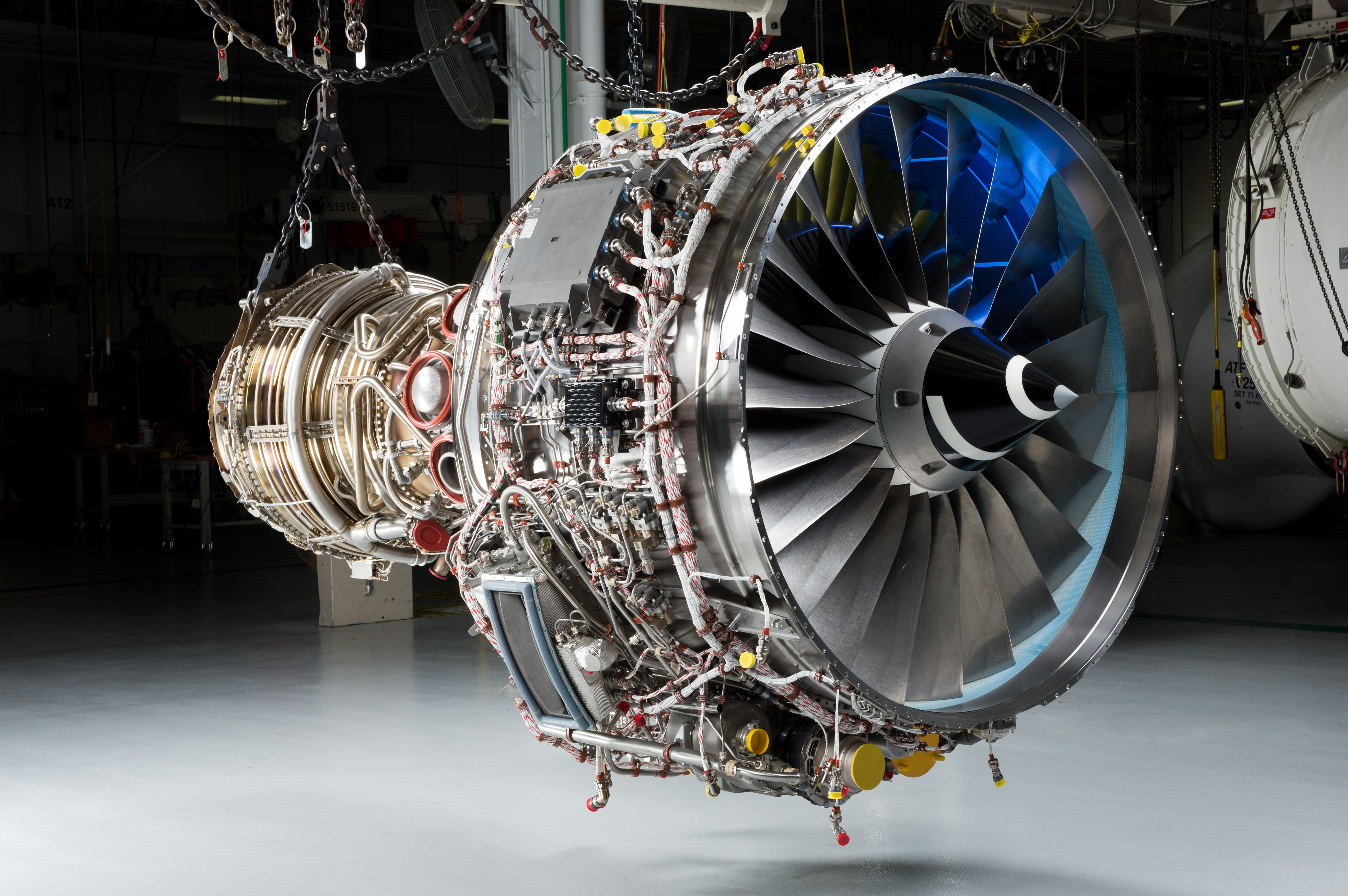 V2500-E5-Engine