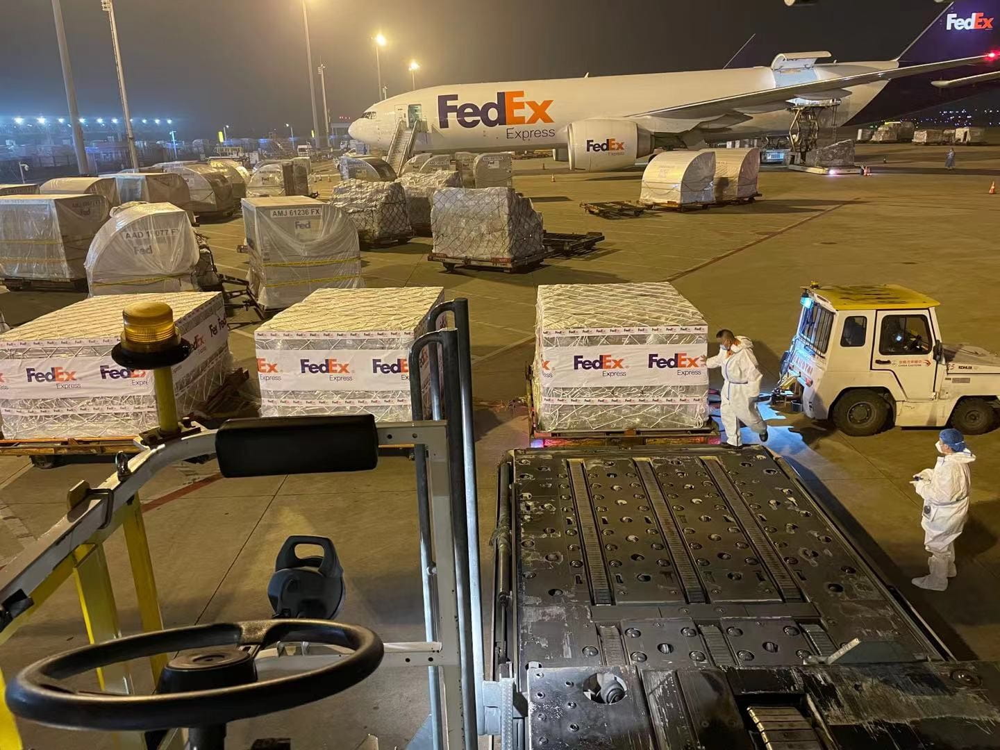 Oxygen concentrators on tarmac for upliofting 4