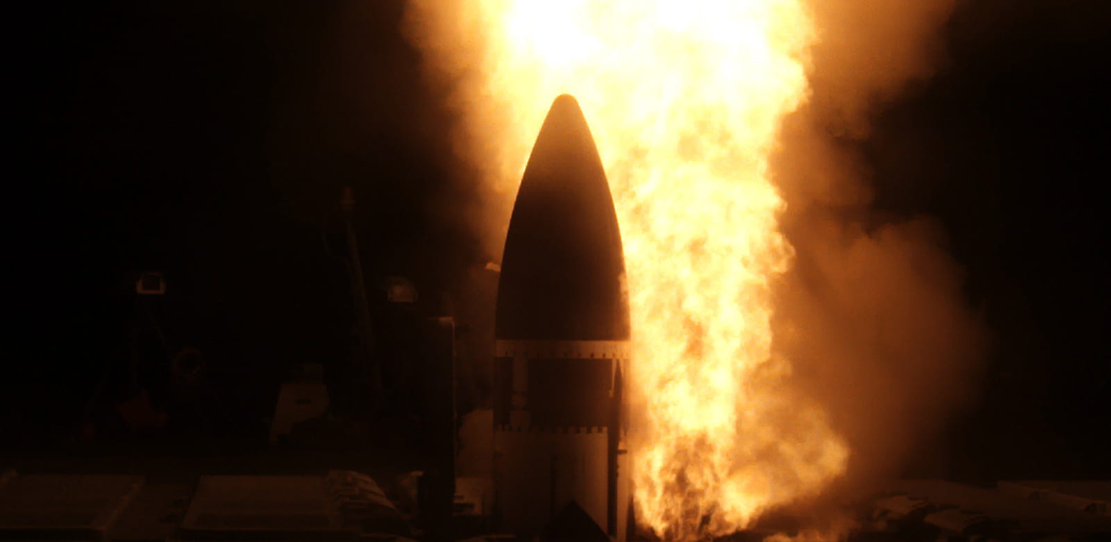 An SM-3 Block IIA interceptor launches from the USS John Finn (DDG-113), an Aegis Ballistic Missile Defense System-equipped destroyer, as part of Flight Test Aegis Weapon System-44 on Nov. 16, 2020. (Photo: U.S. Missile Defense Agency)