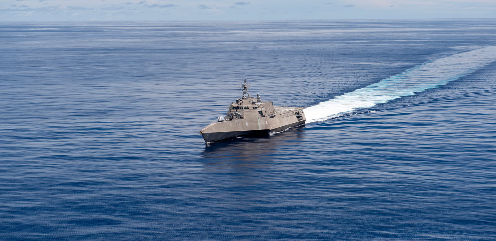 The Independence-variant littoral combat ship USS Jackson (LCS 6) transits the Pacific Ocean. AN/AQS-20C is designated as the mine-hunting sonar for U.S. Navy’s LCS’ mine countermeasure mission package. (U.S. Navy photo)
