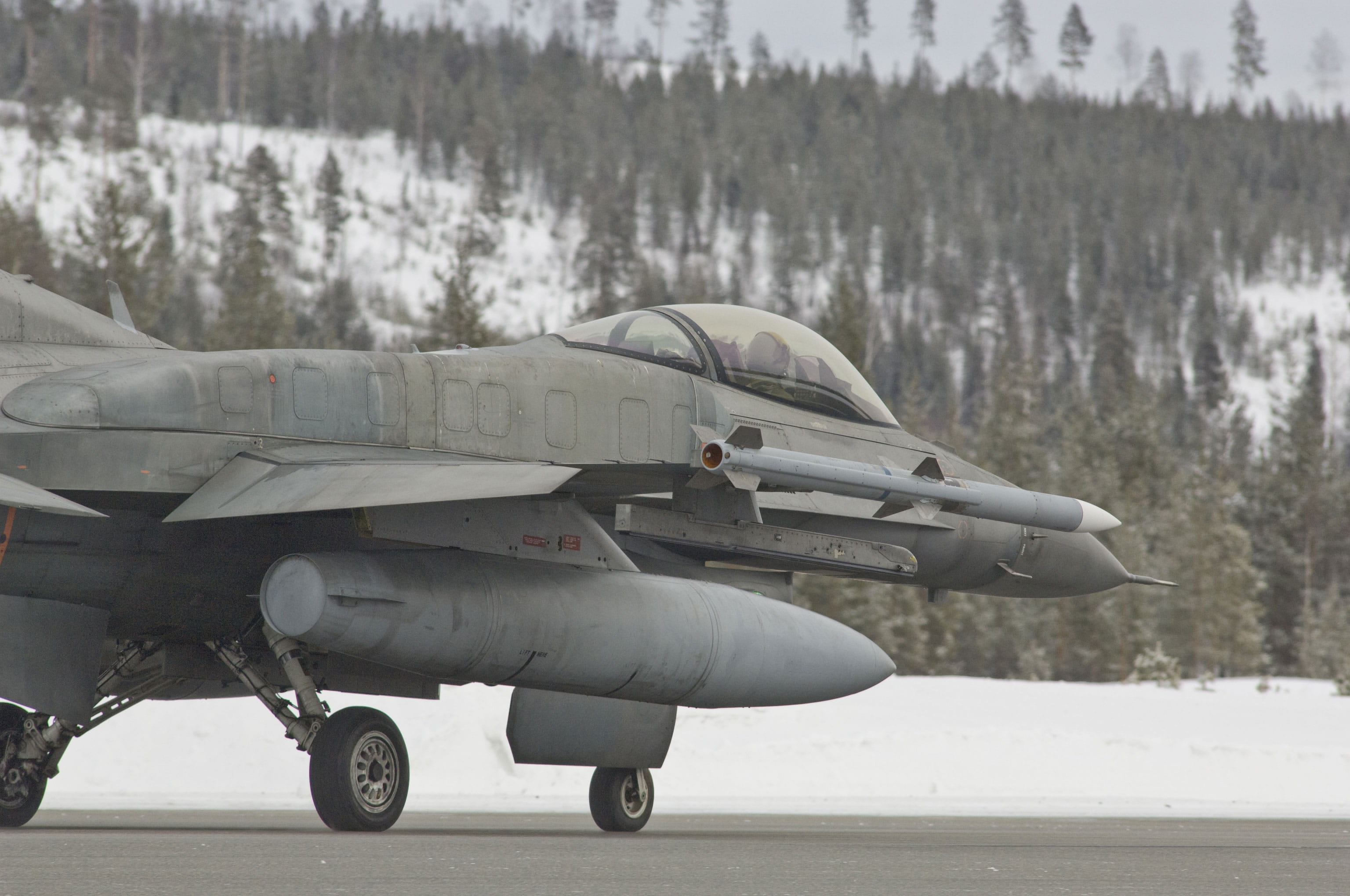 AMRAAMは、NATOが承認しているNASAMSミサイル発射機の基本装備。