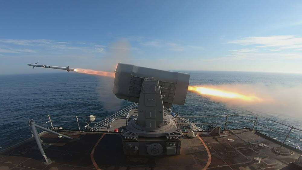 RAM ™ missiles are supersonic, ready-to-fly systems with "keep-on" capabilities and are designed to destroy threats such as anti-ship missiles. (Photo courtesy of the US Navy)