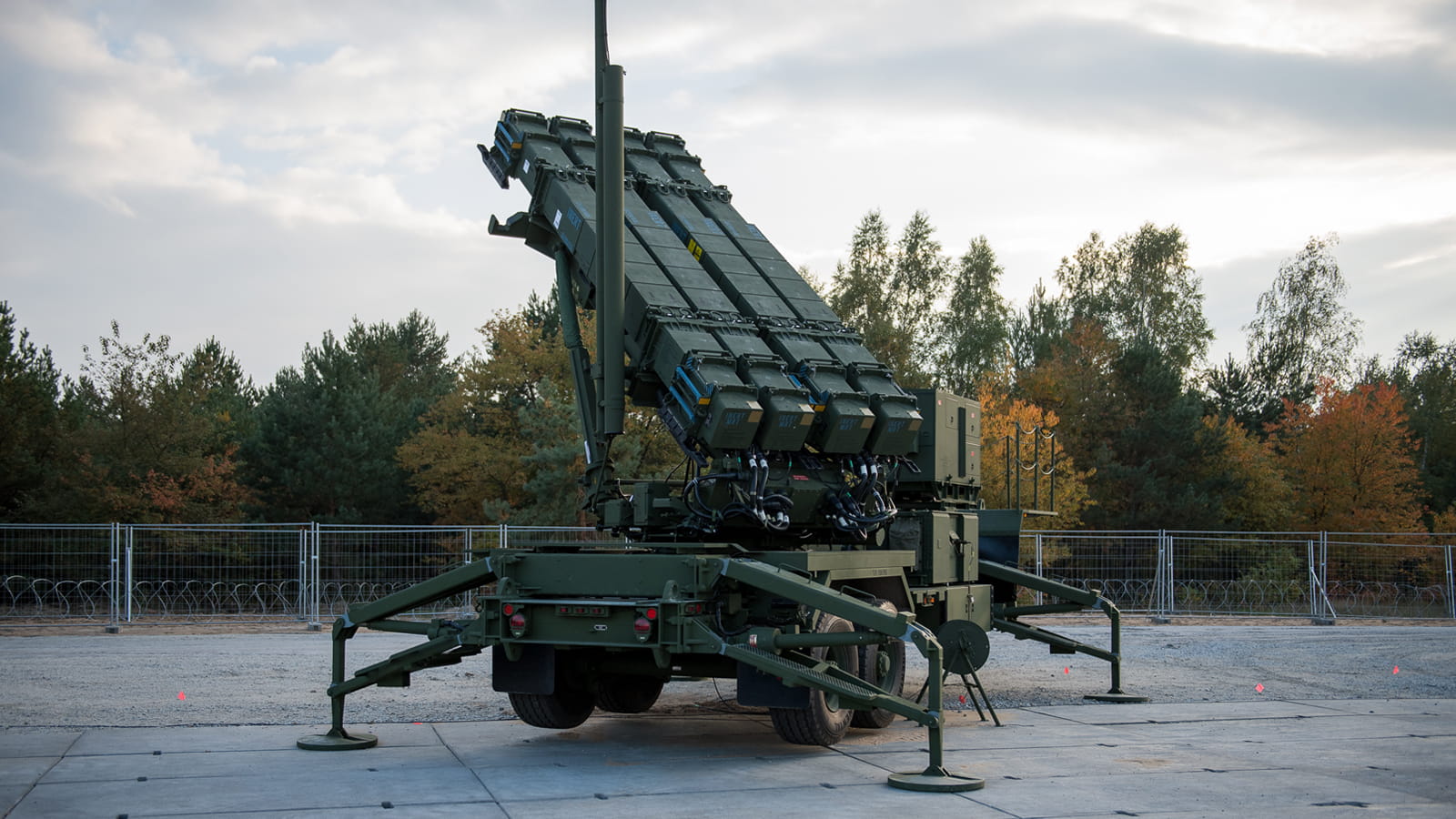 Polska armia testuje baterię Patriot™ w ramach procedury integracji i testowania systemu (System Integration and Check-Out) w Centrum Szkolenia Artylerii i Uzbrojenia w Toruniu.  (Fot. Leszek Chemperek)