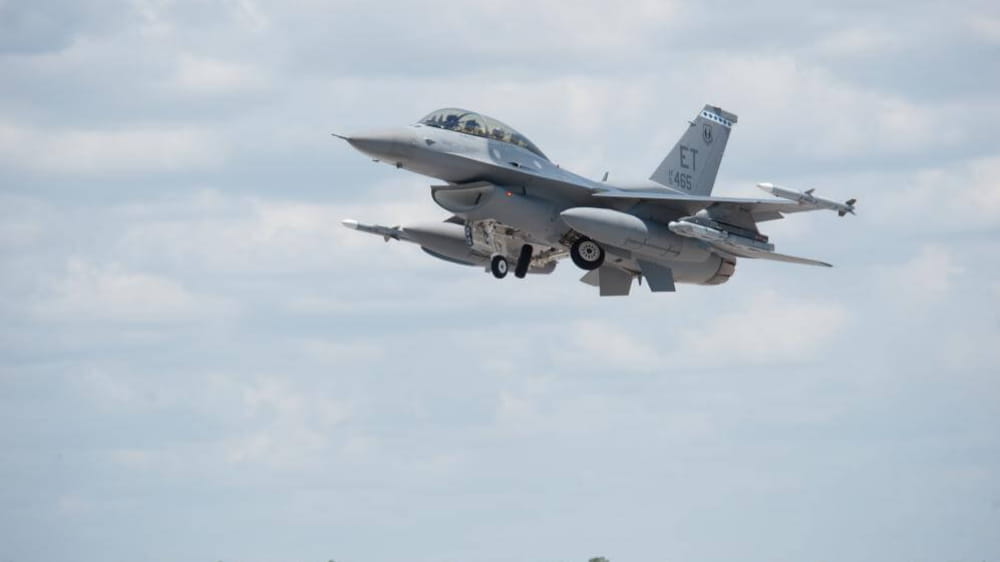 Fighter jet. Raytheon, the U.S. Navy and U.S. Air Force have begun StormBreaker smart weapon integration activities on the F-35, F/A-18E/F and F-16 aircraft.