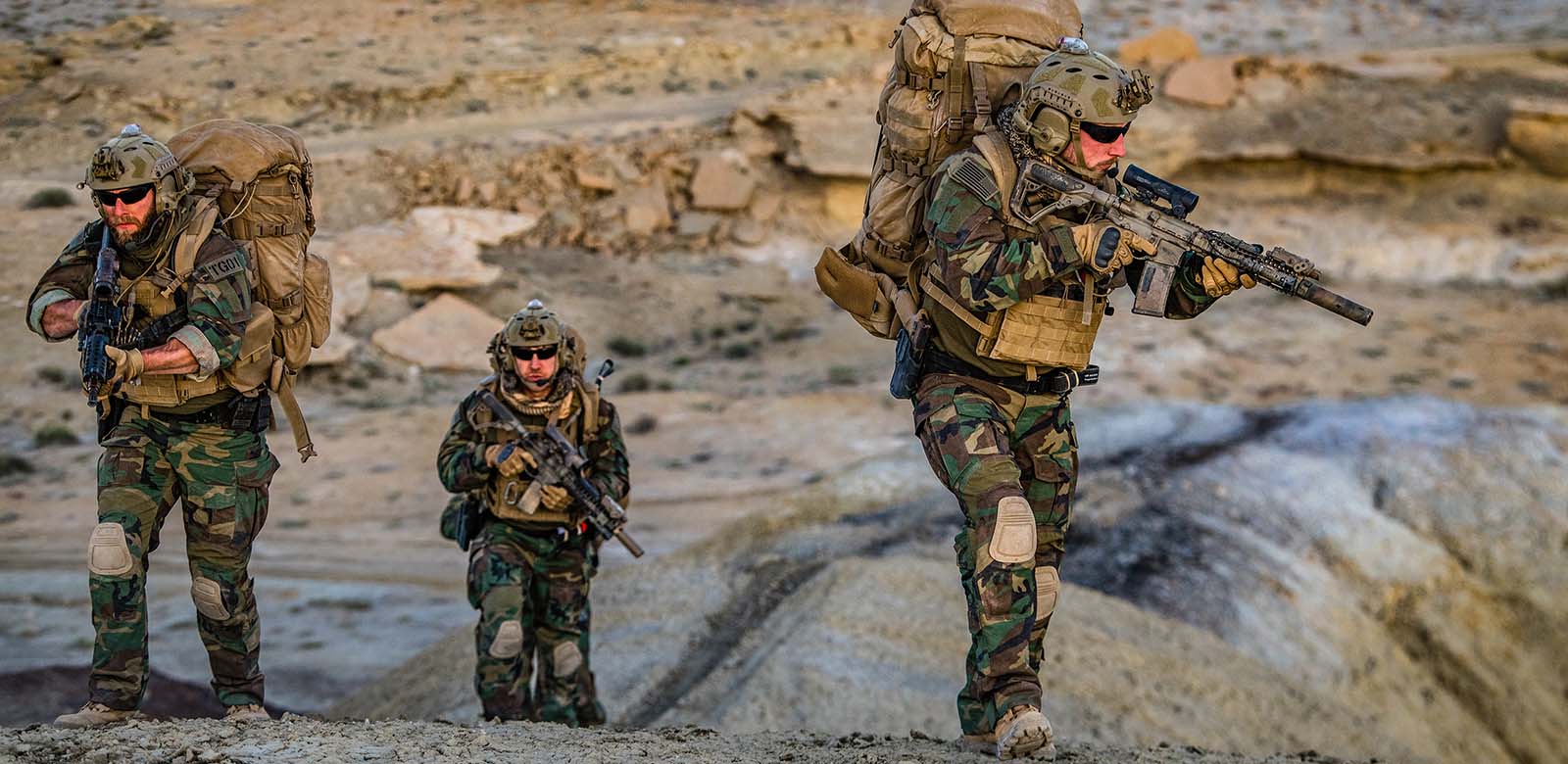 Soldiers using specter sights