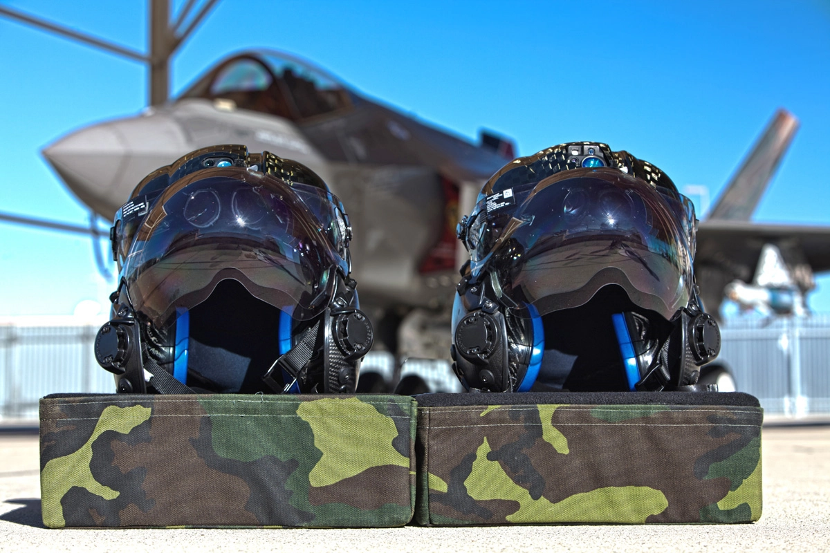 F-35, helmet mounted display and heads up display